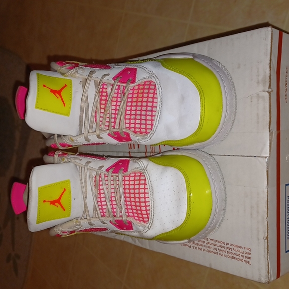 Jordan 4s - Picture 2 of 8